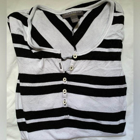 A Pea in the Pod size small black and white striped Henley - Picture 1 of 7